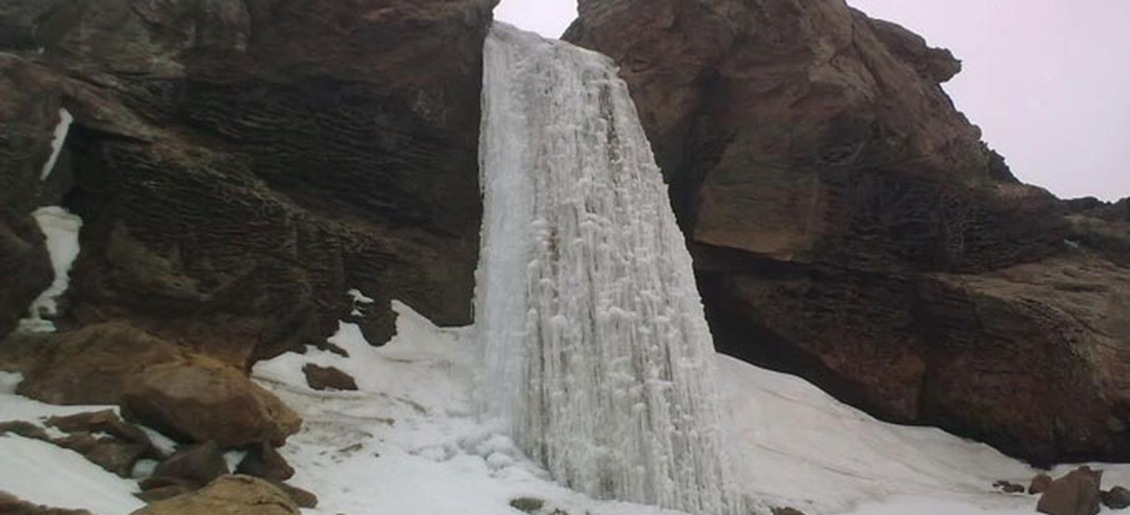 آبشار یخی کوه دماوند