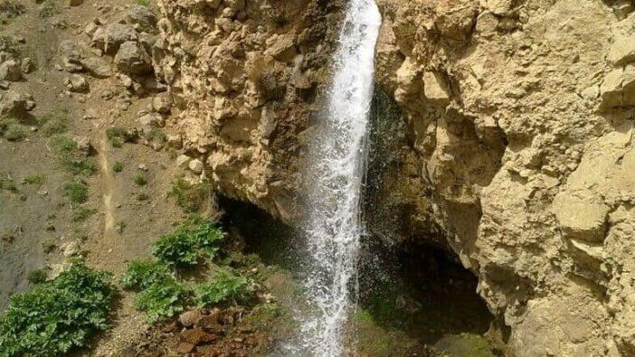 آبشار لار کوه دماوند