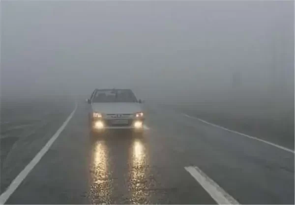 هشدار پلیس راه لرستان: مه و لغزندگی جاده‌ها را جدی بگیرید