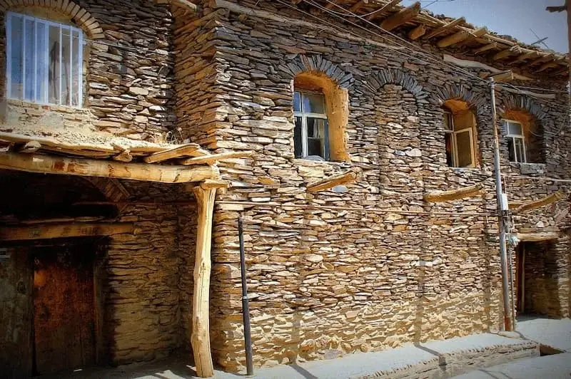 معماری سنگی روستای ورکانه