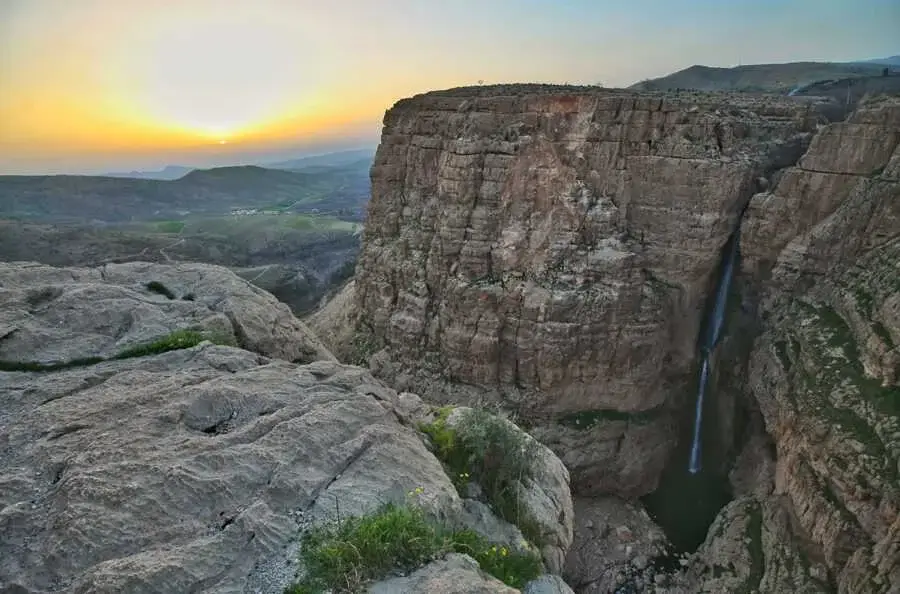 تفریحات آبشار پیران کرمانشاه 