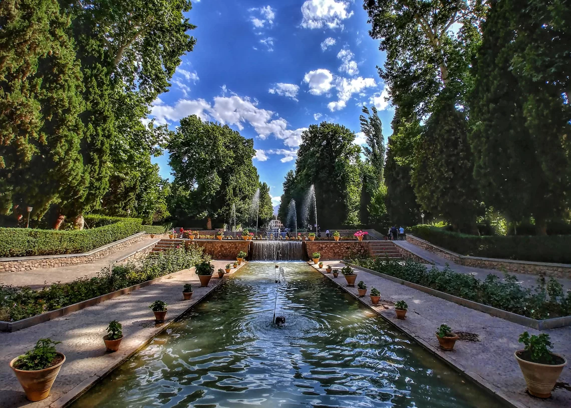 سفر به باغ شاهزاده ماهان کرمان