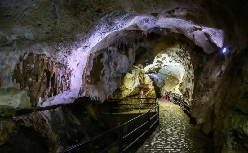 عکس غار قوری قلعه پاوه