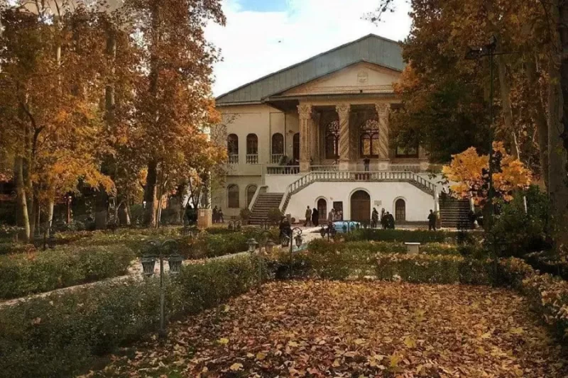 باغ موزه فردوس در پاییز