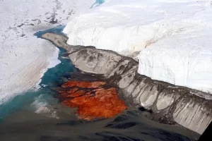 آبشار_های خون در قطب جنوب