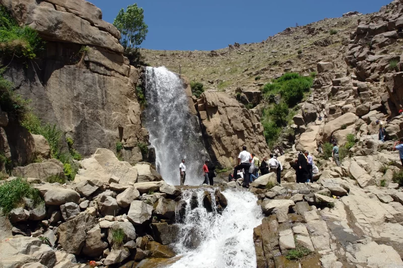 دهکده گنجنامه همدان در نزدیکی تپه عباس آباد 