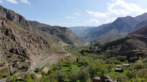 فاصله مریوان تا بانه